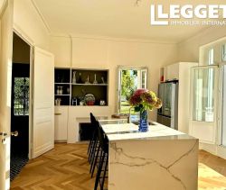 Mansion for rent in Libourne