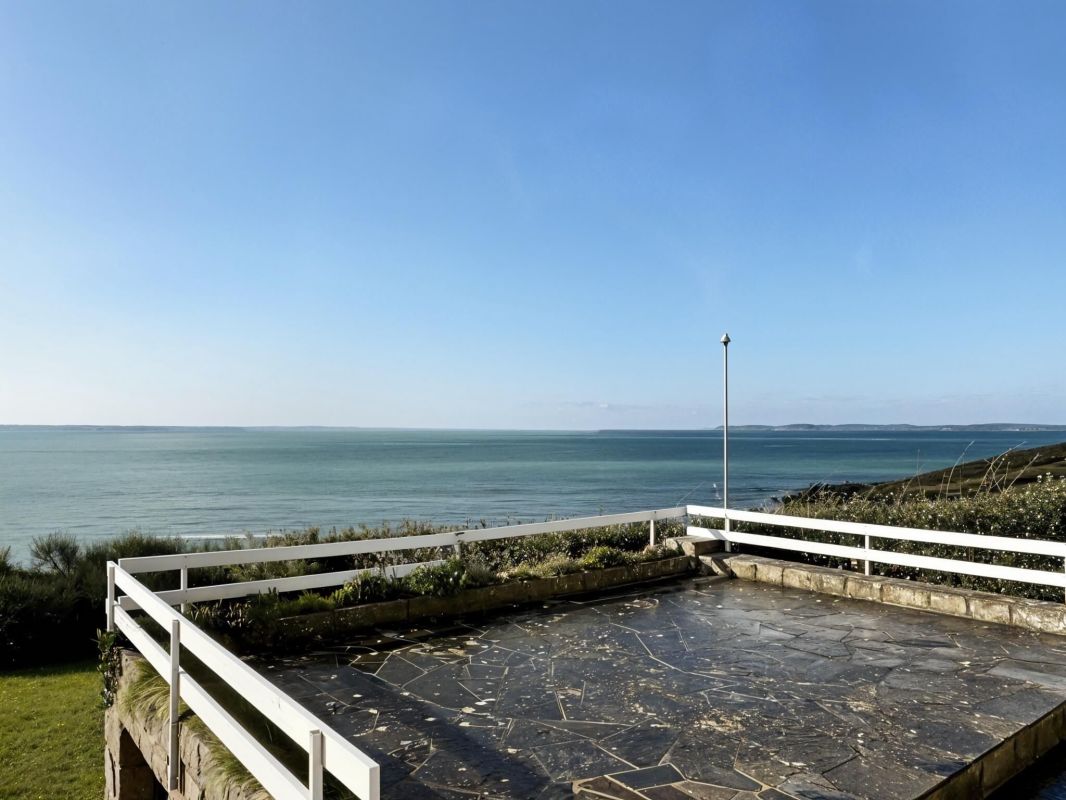 d3d9446802a44259755d38e6d163e820