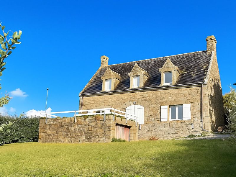 A vendre MAGNIFIQUE Maison 6 PIECES 1560 M&sup2; vue Mer Saint-Nic Pentrez