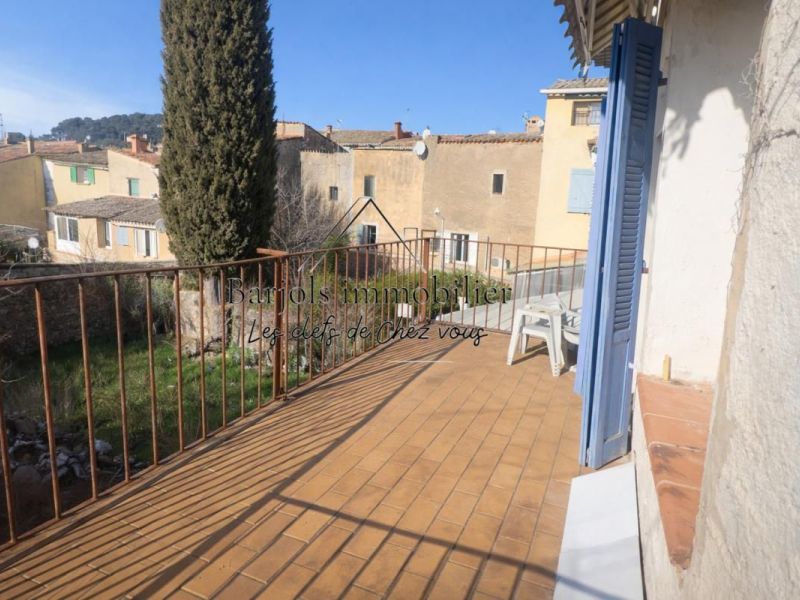 For rent: 2-bedroom duplex apartment, 93 m², terrace, Varages