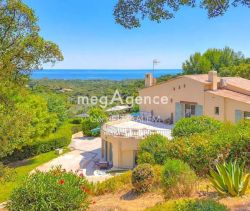 A louer MAISON  7 PIECES 250 M2 VUE MER CAVALAIRE SUR MER