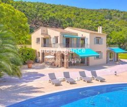 A louer MAISON  7 PIECES 250 M2 VUE MER CAVALAIRE SUR MER