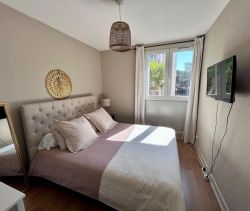 For rent: 2-bedroom apartment, 58 m², seaside, Fréjus