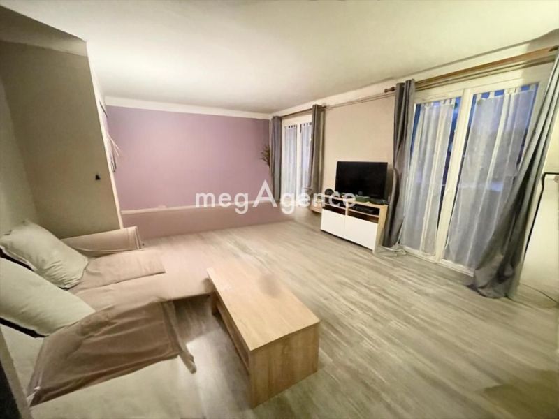 A louer APPARTEMENT T4 72 M2 BORD DE MER LA SEYNE SUR MER