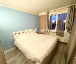 A louer APPARTEMENT T4 72 M2 BORD DE MER LA SEYNE SUR MER