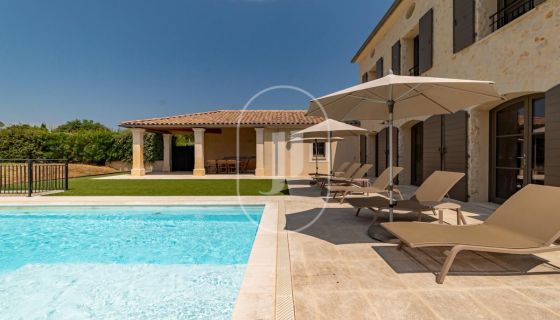 CASA CONTEMPORÁNEA UZES