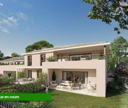 A vendre APPARTEMENT T3 73 M2 TERRASSE BORD DE MER SIX FOURS LES PLAGES