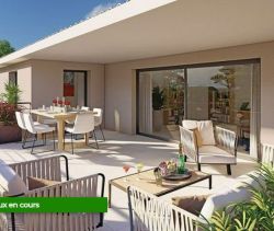 A vendre APPARTEMENT T4 89 M2 TERRASSE BORD DE MER SIX FOURS LES PLAGES