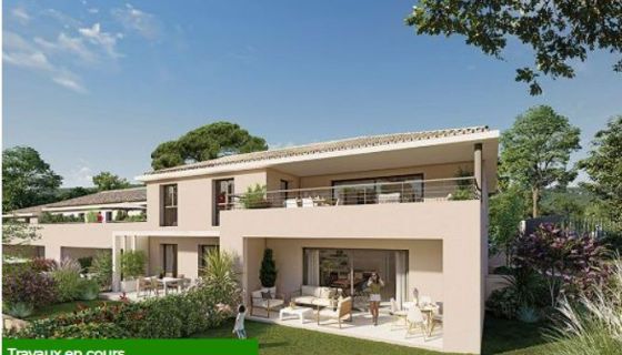 A vendre APPARTEMENT T5 148 M2 TERRASSE BORD DE MER SIX FOURS LES PLAGES