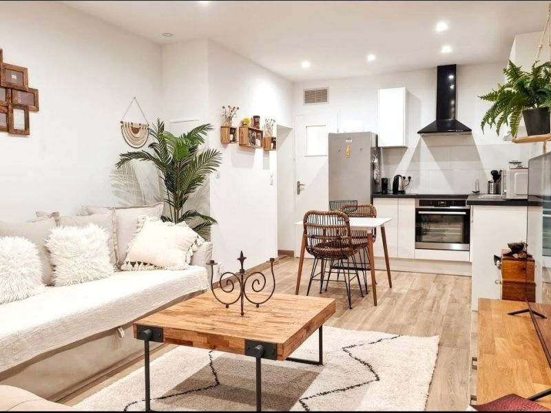 A vendre STUDIO NEUF  29 M2 BORD DE MER LA CIOTAT