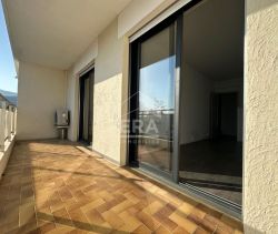 A louer APPARTEMENT T3 58 M2 TERRASSE  VENCE