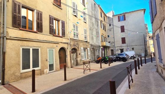 A louer APPARTEMENT T2 53 M2  SIGNES