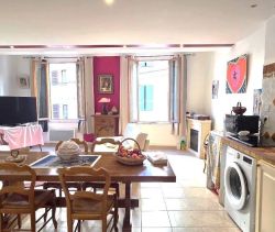 A louer APPARTEMENT T2 53 M2  SIGNES