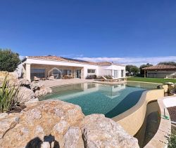 Contemporary house for rent in Magalas