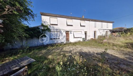 A louer LONGèRE  10 PIECES 337 M2  SAINT MARTIN DU PUY