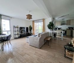 A louer APPARTEMENT T3 70 M2 TERRASSE  SAINTE LUCE SUR LOIRE