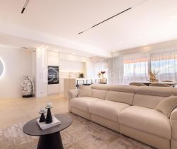 A louer APPARTEMENT DE PRESTIGE T3 83 M2 TERRASSE VUE MER LE CANNET