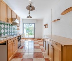 For rent: 3-bedroom apartment, 75 m², seaside, Narbonne