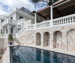 A vendre PENTHOUSE DE PRESTIGE T5 TERRASSE PIEDS DANS L'EAU BEAUSOLEIL