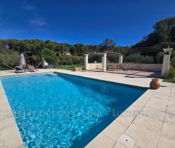 For rent: 6-room house, 200 m², Simiane-Collongue