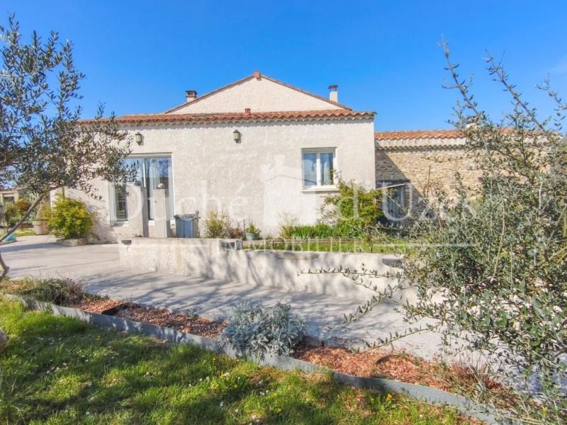For rent: 8-room house, 240 m², Alès
