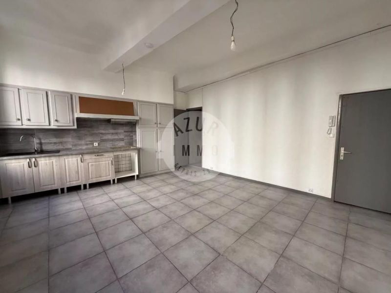 Apartment for rent, 2 bedrooms, 61 m², Roquevaire