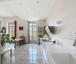 A louer APPARTEMENT DE PRESTIGE T5 155 M2  NIMES