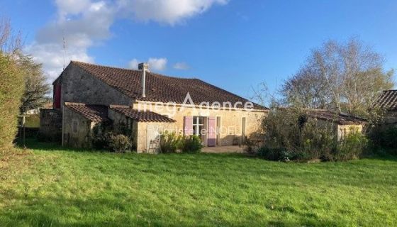 A louer MAISON  DE MAîTRE  SAINTE GEMME LA PLAINE