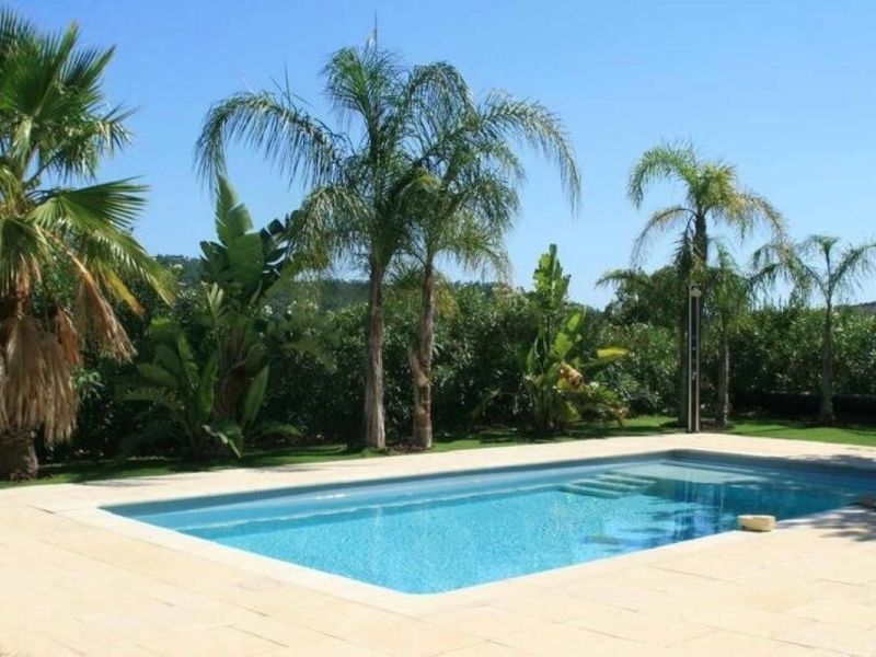 A louer MAISON  4 PIECES 106 M2 BORD DE MER SAINT RAPHAEL