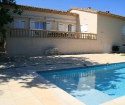 A louer MAISON  4 PIECES 106 M2 BORD DE MER SAINT RAPHAEL