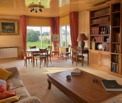 vente Maison familiale avec dépendance et grand terrain, face aux spots de surf de Pors Carn