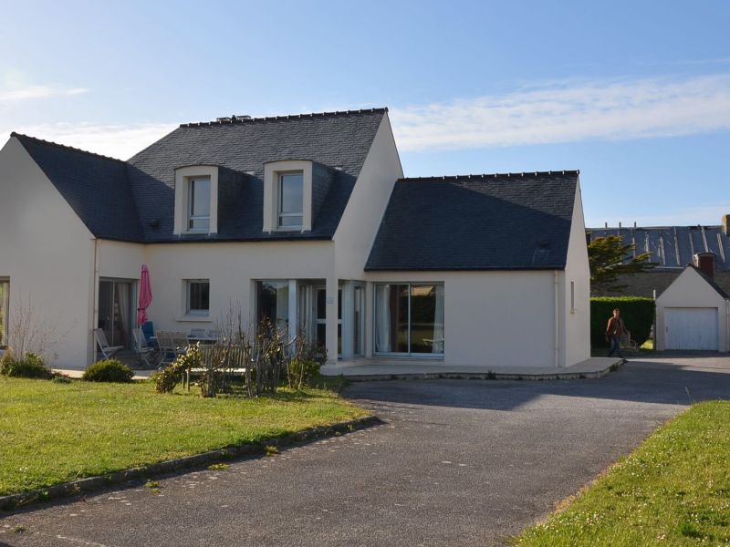 vente Maison familiale avec dépendance et grand terrain, face aux spots de surf de Pors Carn