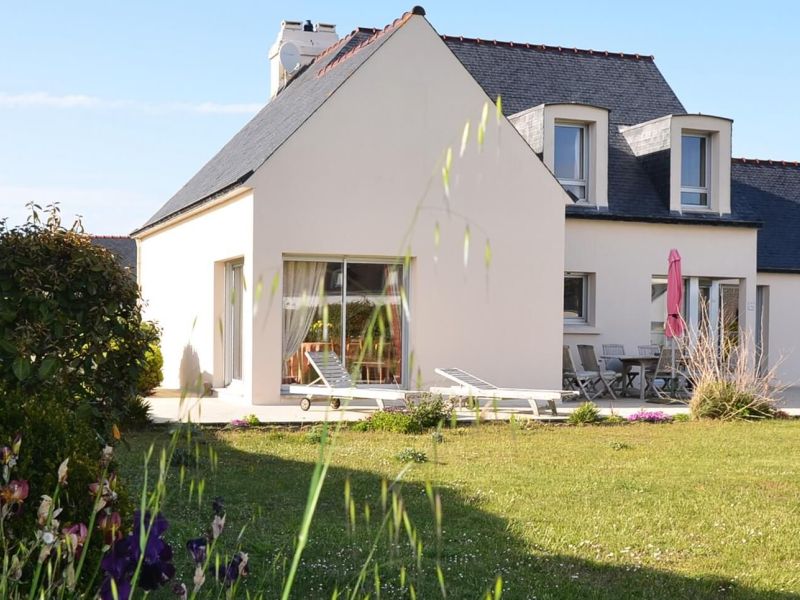 vente Maison familiale avec dépendance et grand terrain, face aux spots de surf de Pors Carn