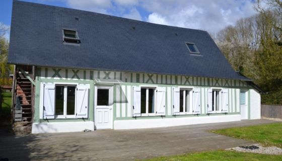 A vendre LONGèRE  5 PIECES 97 M2 BORD DE MER SAINT PIERRE LE VIGER