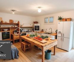 A louer MAISON  5 PIECES 115 M2 BORD DE MER HYERES