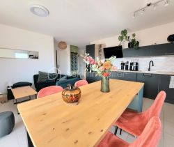 A louer APPARTEMENT T3 58 M2 TERRASSE BORD DE MER TOULON