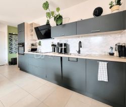 A louer APPARTEMENT T3 58 M2 TERRASSE BORD DE MER TOULON