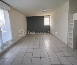 A louer APPARTEMENT T3 63 M2 TERRASSE  LISIEUX