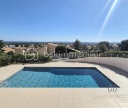 A louer APPARTEMENT T3 61 M2 TERRASSE VUE MER HYERES