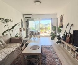 A louer APPARTEMENT T3 61 M2 TERRASSE VUE MER HYERES