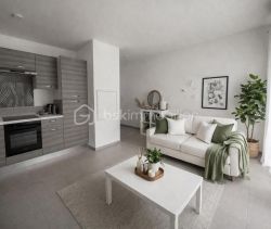 A louer STUDIO  27 M2 TERRASSE BORD DE MER HYERES