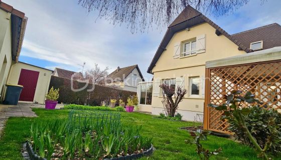 A louer MAISON  DE MAîTRE  MONDEVILLE