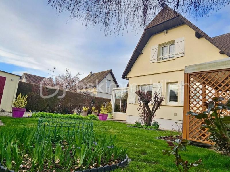 A louer MAISON  DE MAîTRE  MONDEVILLE