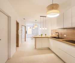 A louer APPARTEMENT NEUF T2 46 M2 BORD DE MER HYERES