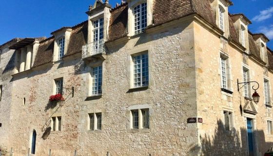 A louer APPARTEMENT T5 113 M2  SAINTE FOY LA GRANDE