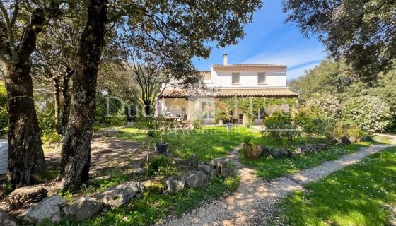 A louer MAISON  6 PIECES 170 M2  UZES