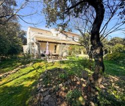 A louer MAISON  6 PIECES 170 M2  UZES