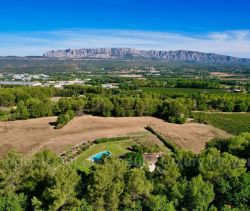 A louer MAISON  6 PIECES 202 M2  PEYNIER