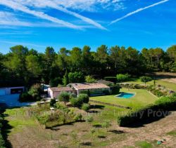 A louer MAISON  6 PIECES 202 M2  PEYNIER