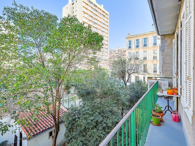 A louer APPARTEMENT T3 90 M2  MARSEILLE 7EME